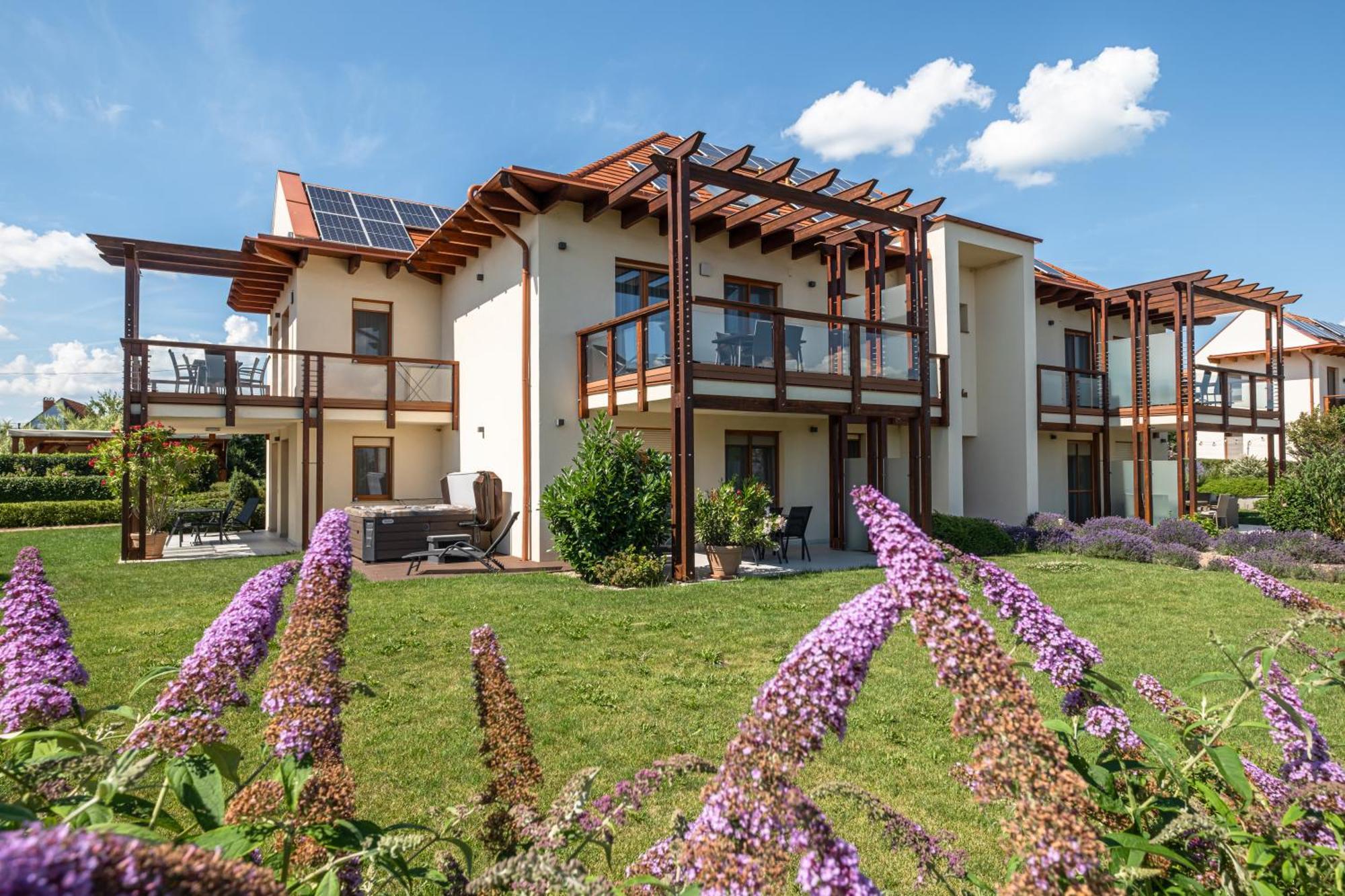 Aranymandula Apartmanok Balatonakali Kültér fotó